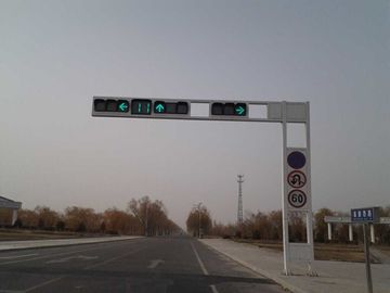 중국 7M 도로 교통 빛을 위한 8각형 가늘게 한 6mm 간격 고속도로 신호등 폴란드 보장 15 년 협력 업체