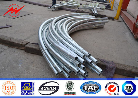 8 M 뜨거운 복각 두 배 팔에 옥외 직류 전기를 통한 Q345 가로등 폴란드